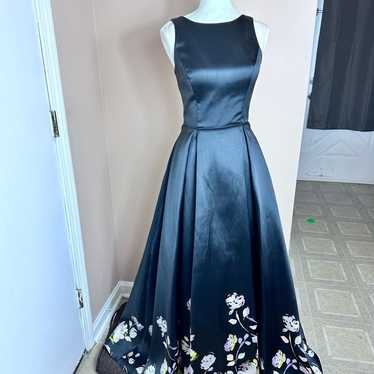 NWOT Betsy and Adam black floral gown