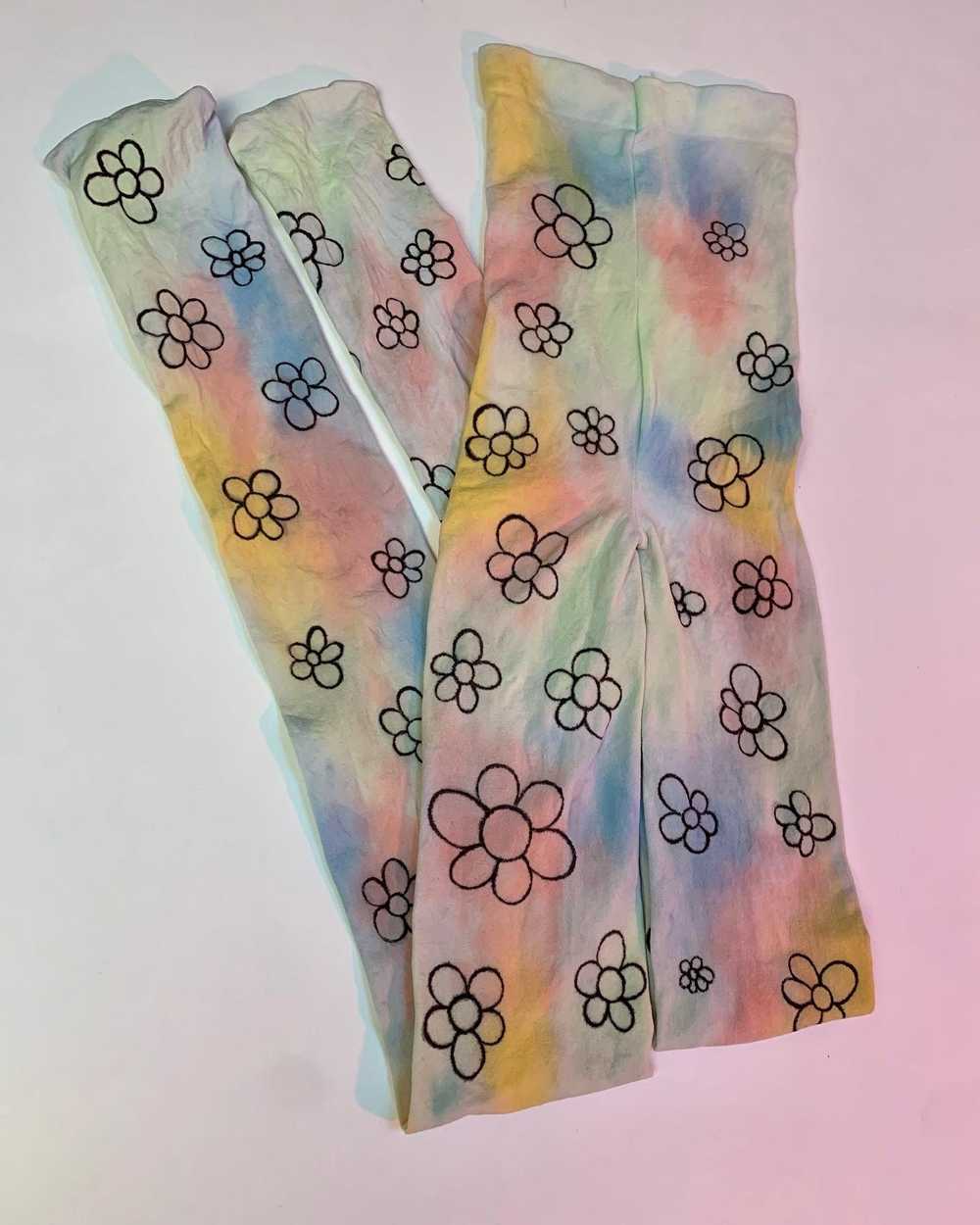 Recycled daisy rainbow dyed tights - image 3