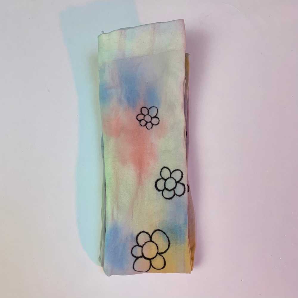 Recycled daisy rainbow dyed tights - image 4