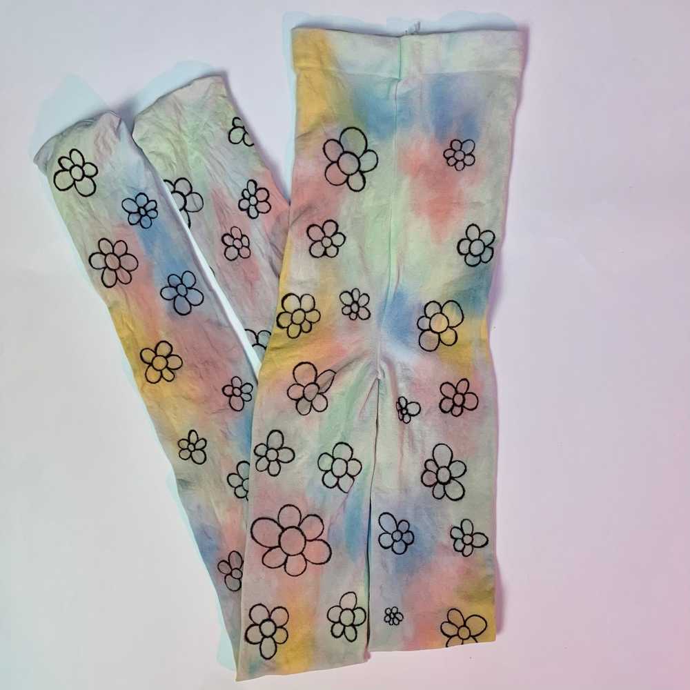 Recycled daisy rainbow dyed tights - image 5