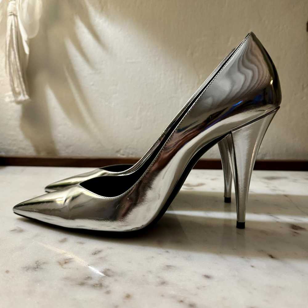 Saint Laurent Kiki 55 leather heels - image 7