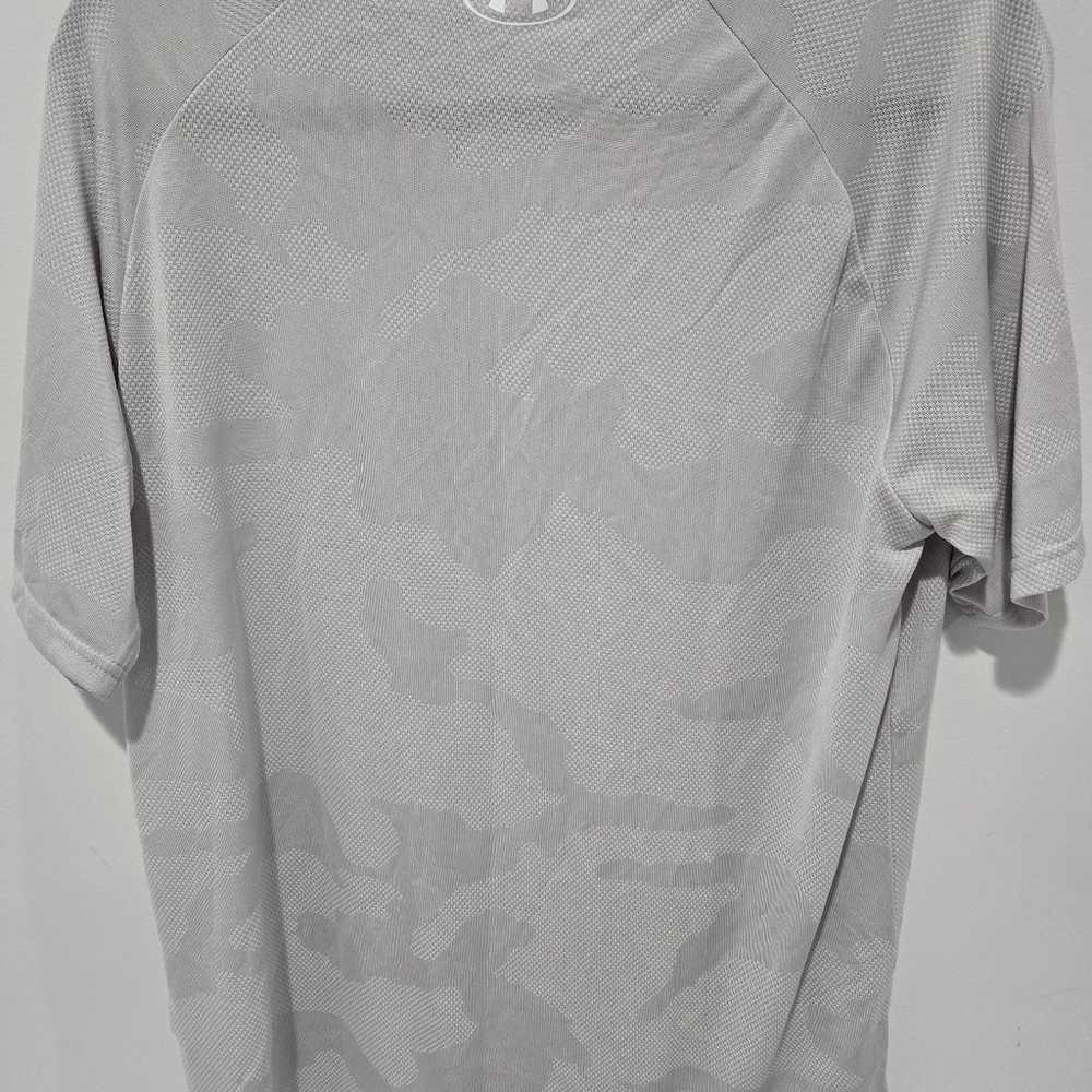 Under Armour HeatGear Athletic T Shirts 3 lot - image 5