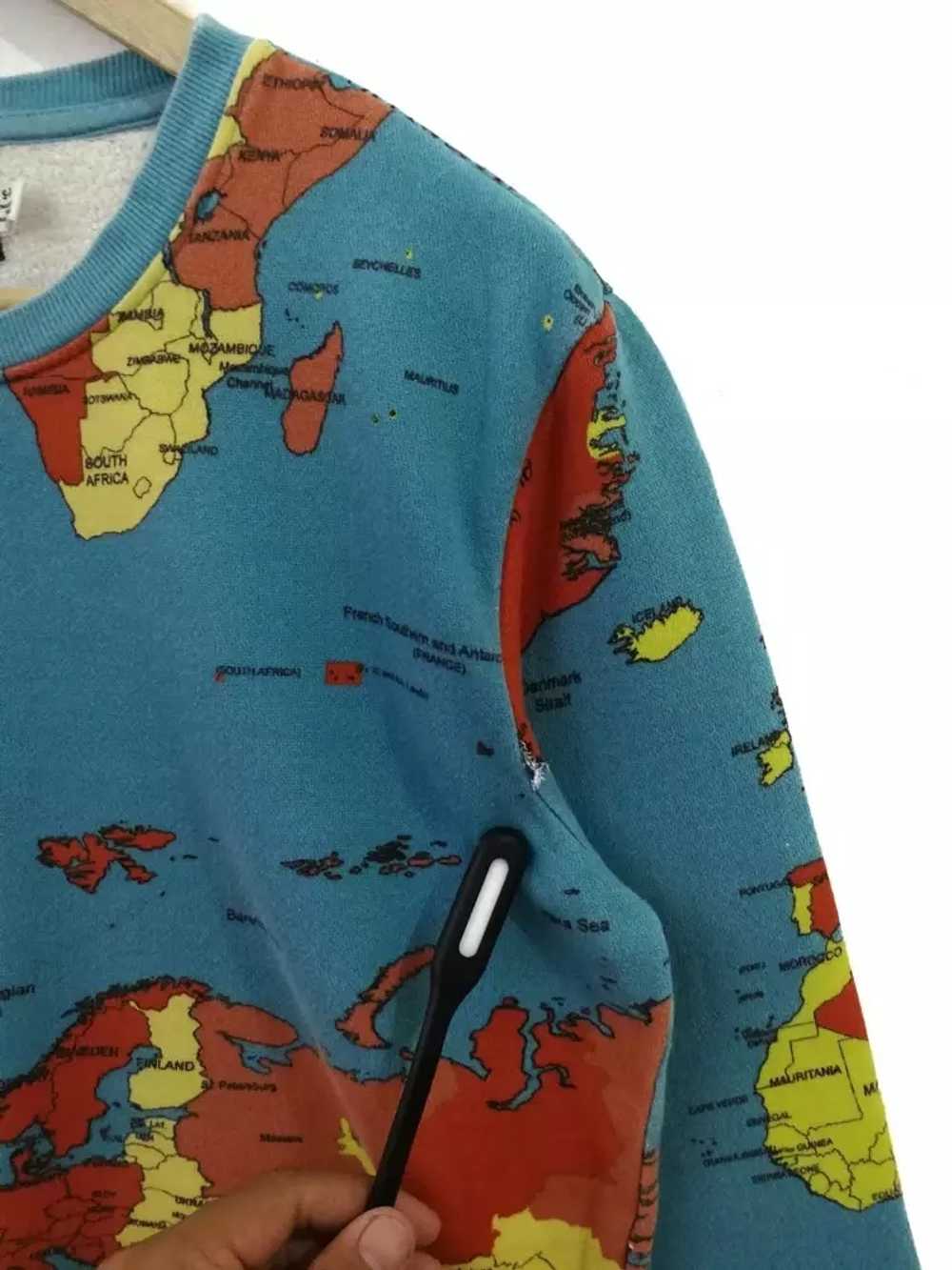 Vintage - Bdg world maps sweatshirts crewneck ove… - image 7