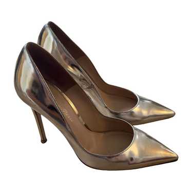 Gianvito Rossi Gianvito Rossi Gold Metallic Leathe