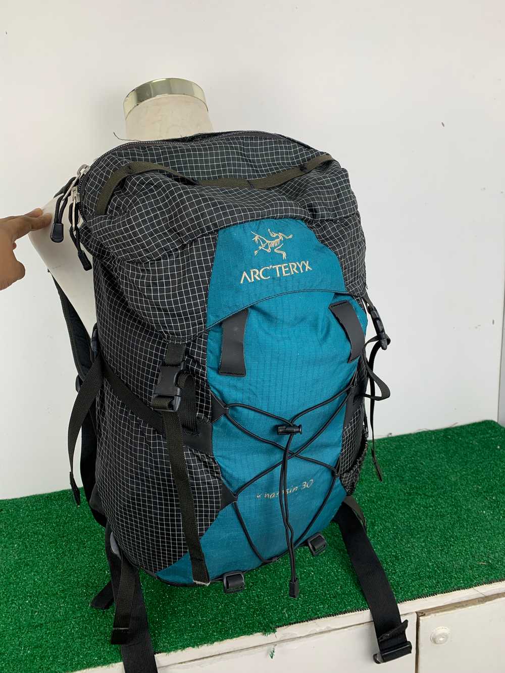 Arc'Teryx Bagpack Travel Bag - image 4