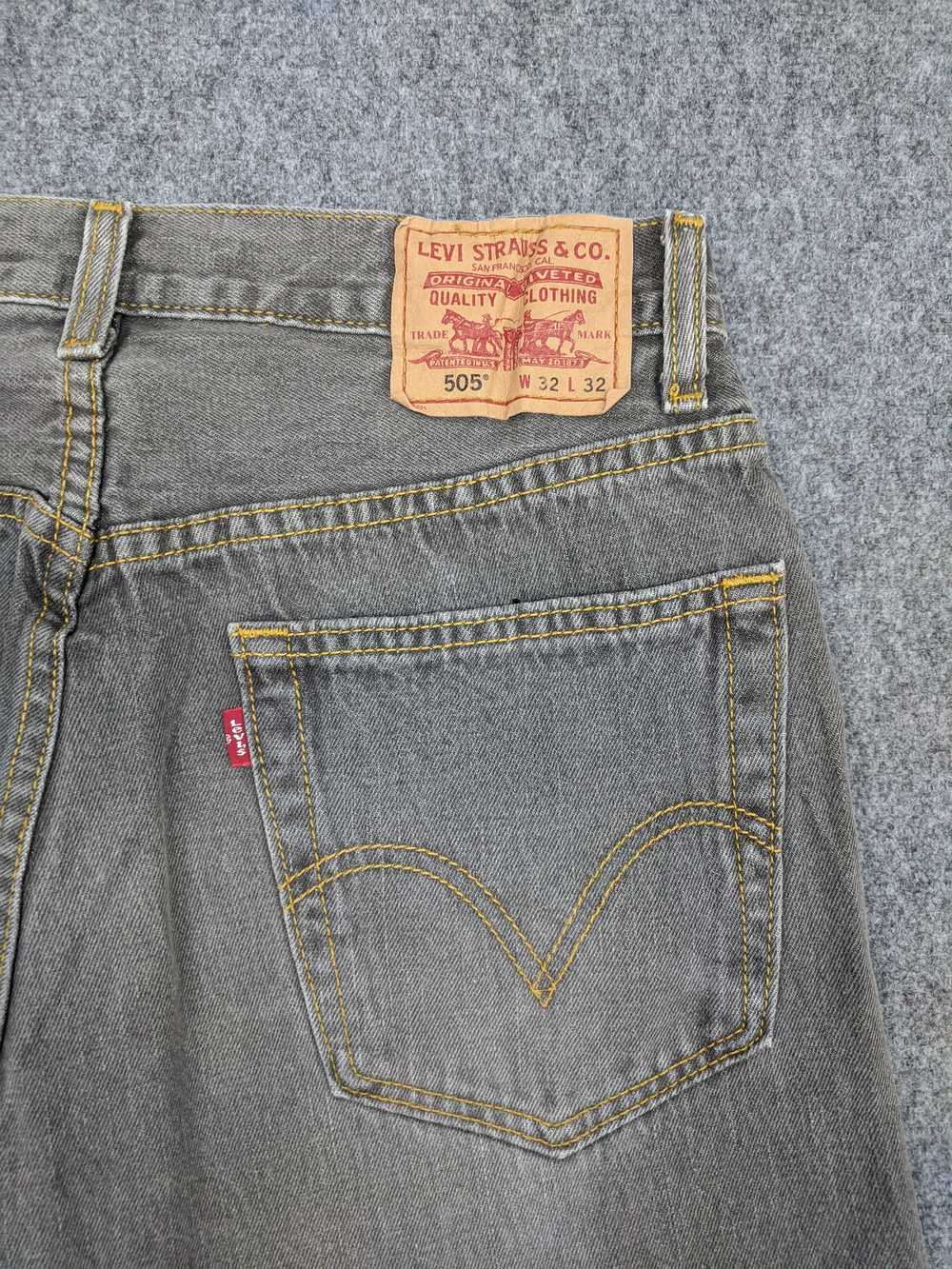 Vintage - Vintage Sun Faded Black Levis 505 Jeans - image 12