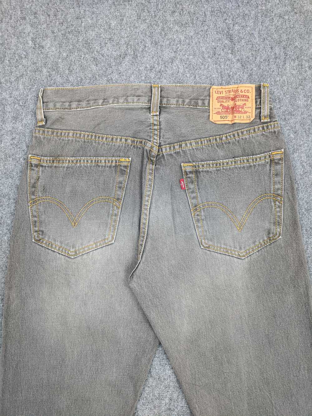 Vintage - Vintage Sun Faded Black Levis 505 Jeans - image 4