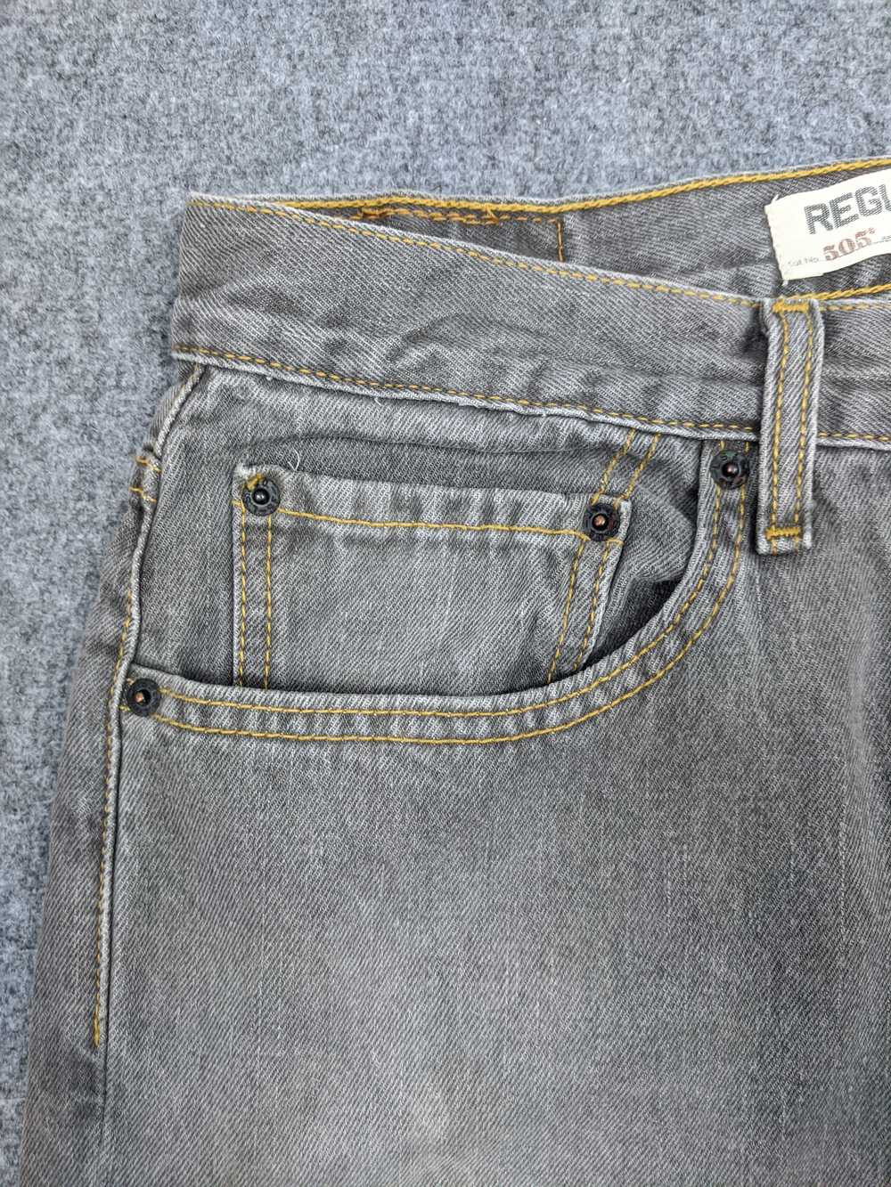 Vintage - Vintage Sun Faded Black Levis 505 Jeans - image 7