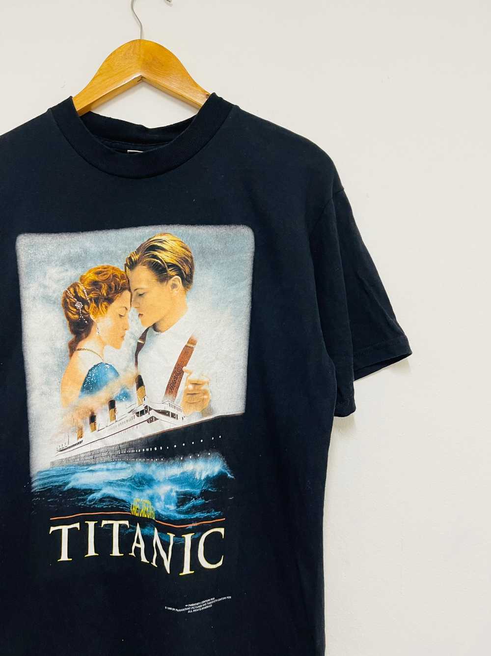 Vintage - Vintage 90’s Titanic 1998 T-Shirt Mv2 - image 2