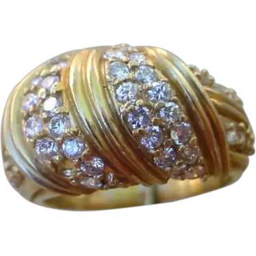 Beautiful 14K Gold Ladies Ring Set w/49 Diamonds.