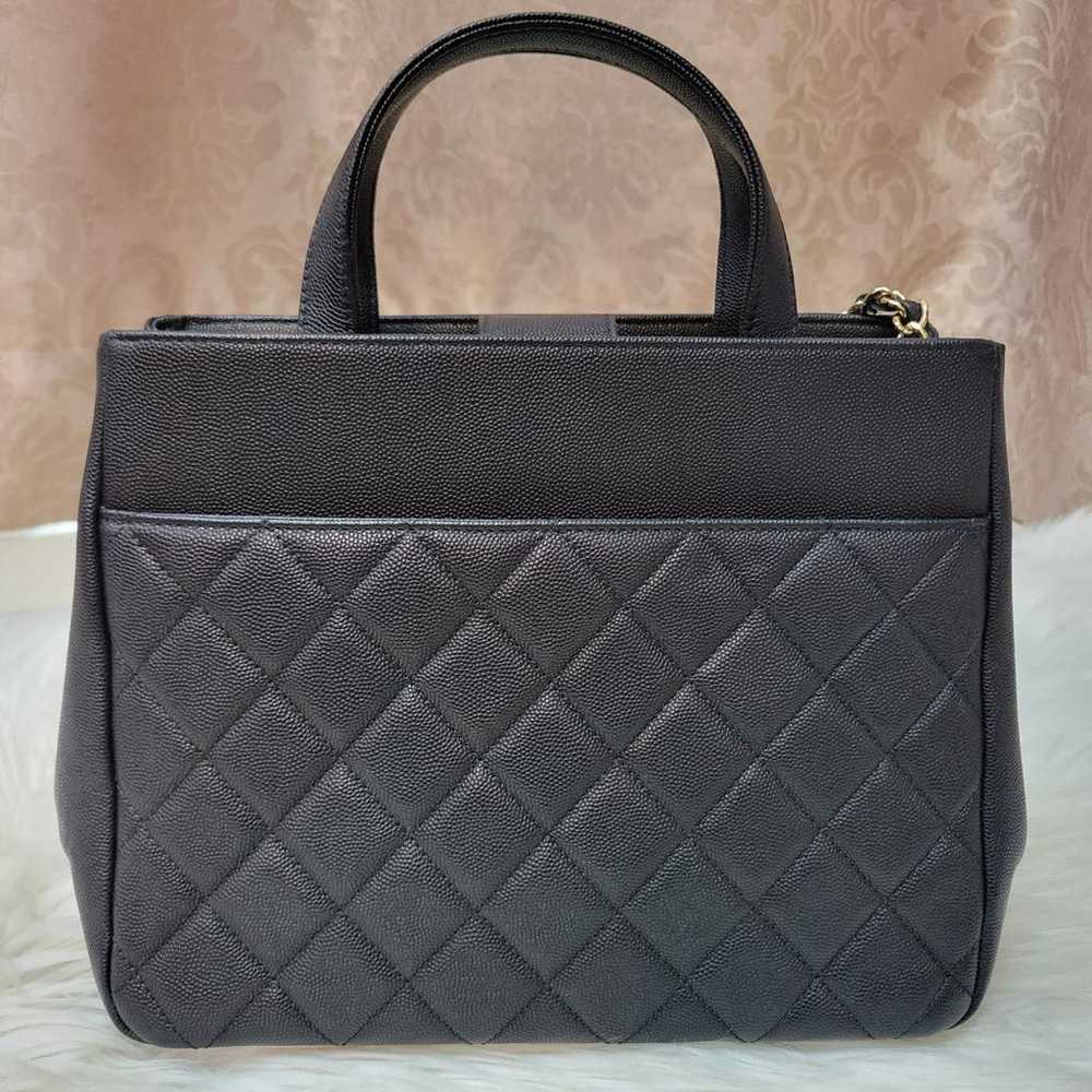 Chanel Business Affinity leather handbag - image 2