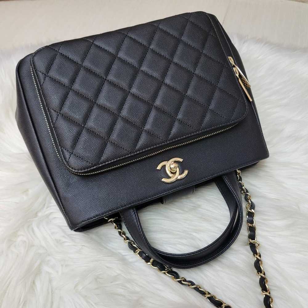 Chanel Business Affinity leather handbag - image 7