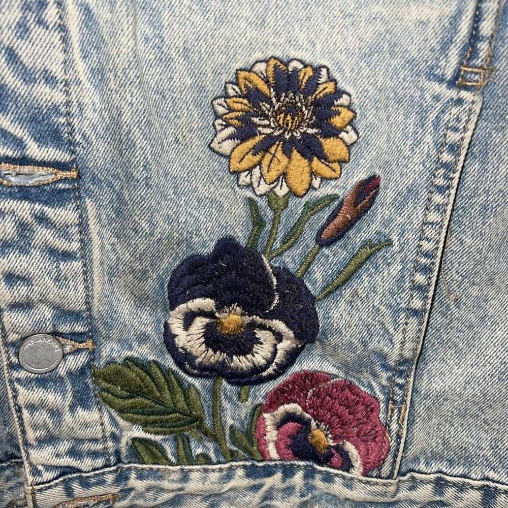 BlankNYC Light Denim Jean Jacket Floral Embroider… - image 7