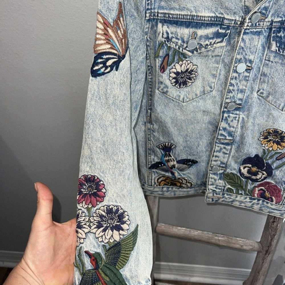 BlankNYC Light Denim Jean Jacket Floral Embroider… - image 9