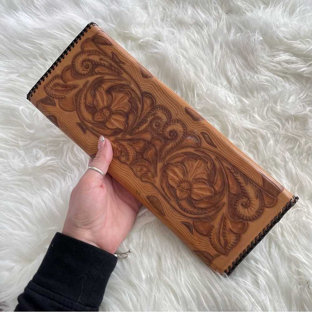 Vintage | Mexican Hand Tooled Leather Tri-Fold Cl… - image 2