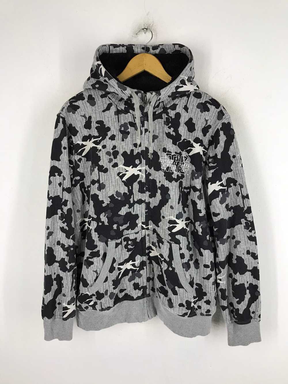 Uniqlo - UNIQLO X STARWARS CAMOUFLAGE HOODIE FLEE… - image 1