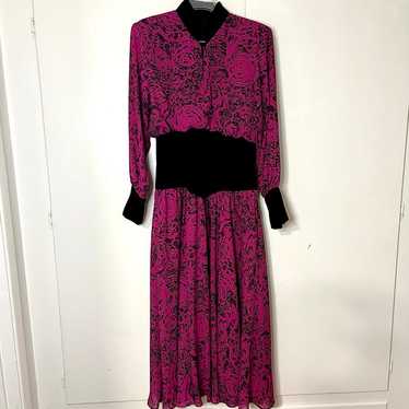 Vintage 80s Magenta and Black Velvet Abstract Ros… - image 1