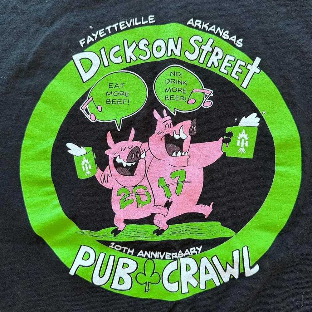 Pig graphic pub crawl t shirt large - image 3