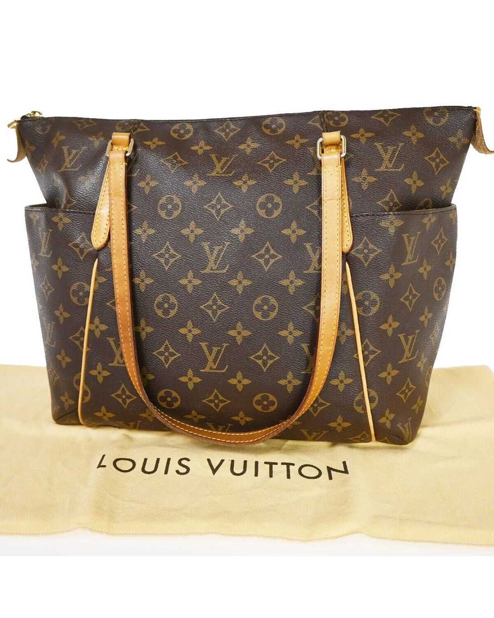 Louis Vuitton Brown Canvas Shoulder Bag - Versati… - image 1