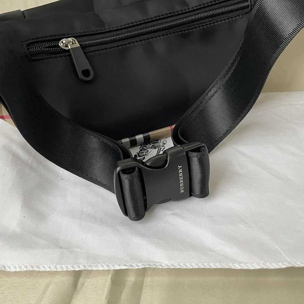 Burberry Fanny pack - image 7