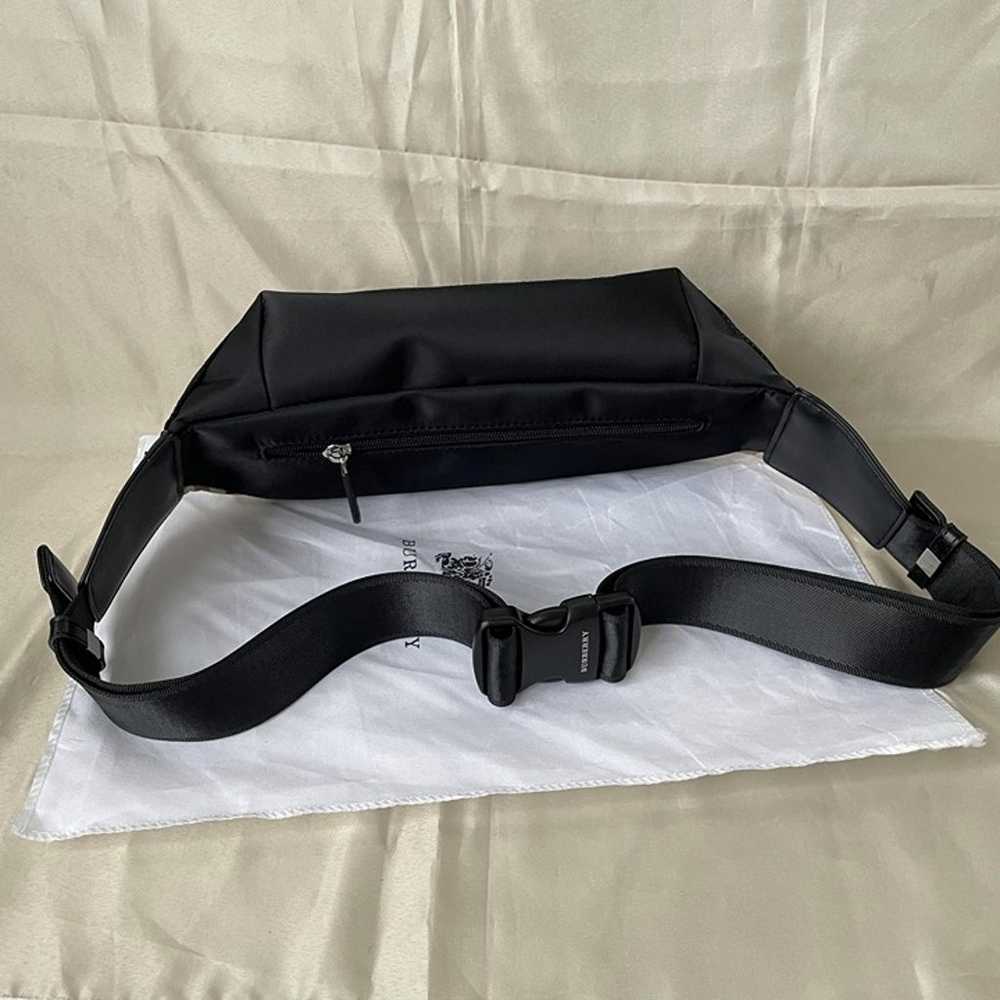 Burberry Fanny pack - image 8