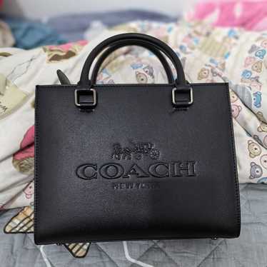 Coach TOTE WITH SIGNATURE CANVAS