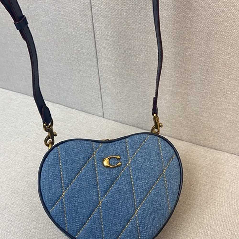 HEART CROSSBODY WITH QUILTING - image 8