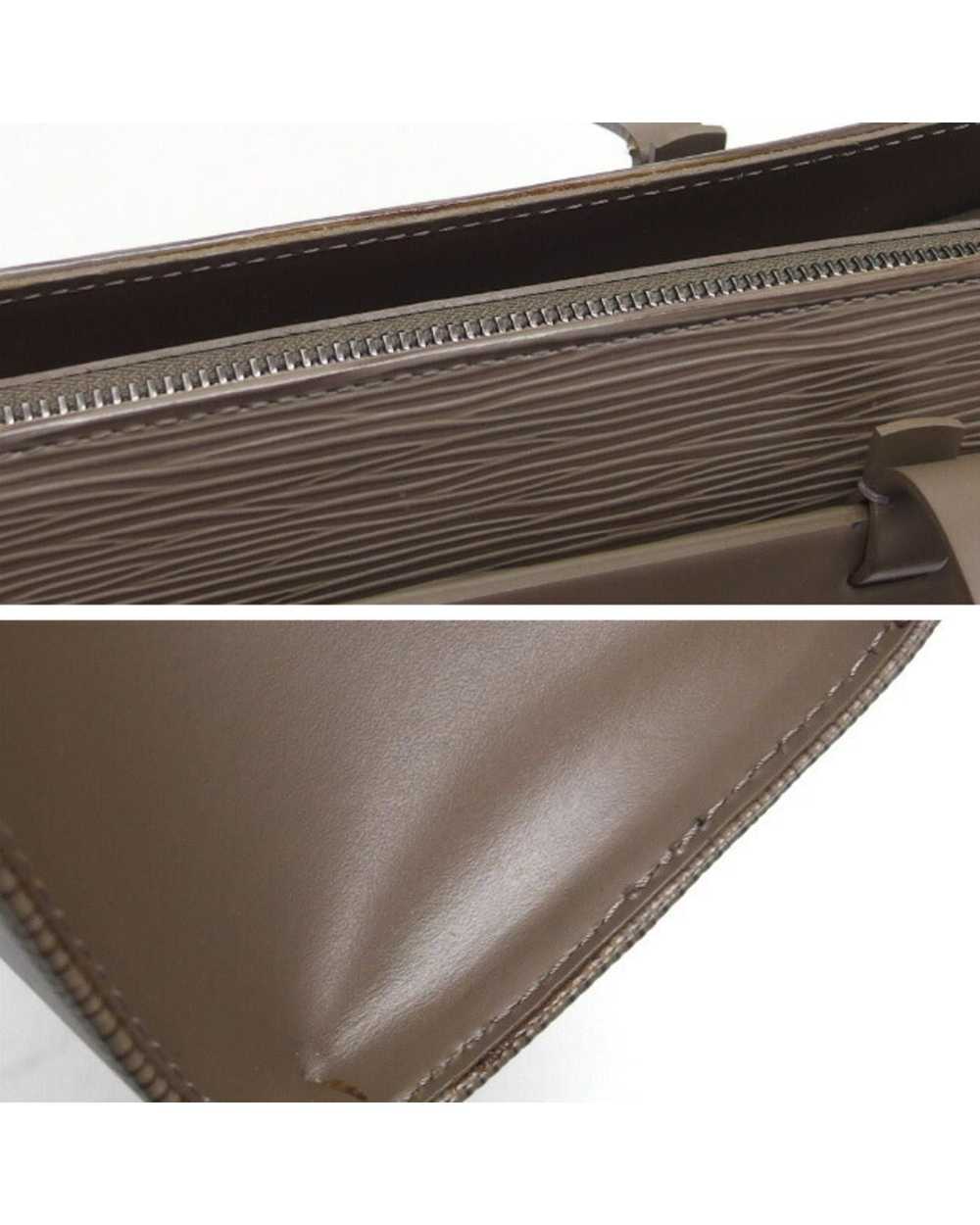 Louis Vuitton Subtle and Versatile Leather Bag fo… - image 7