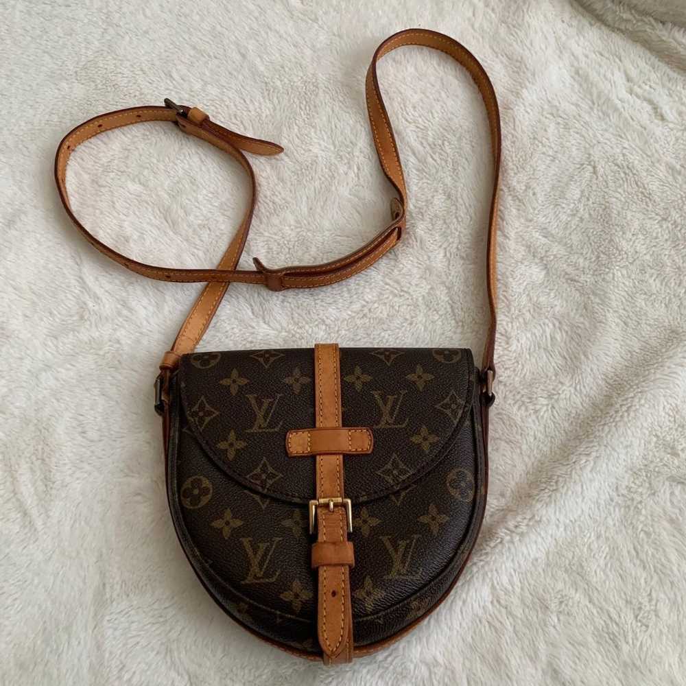 Louis Vuitton chantilly crossbody bag! - image 1