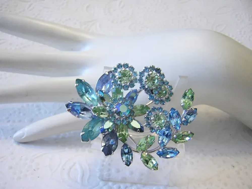 WEISS Lavish Seldom Seen Enchanting Colors & Desi… - image 3