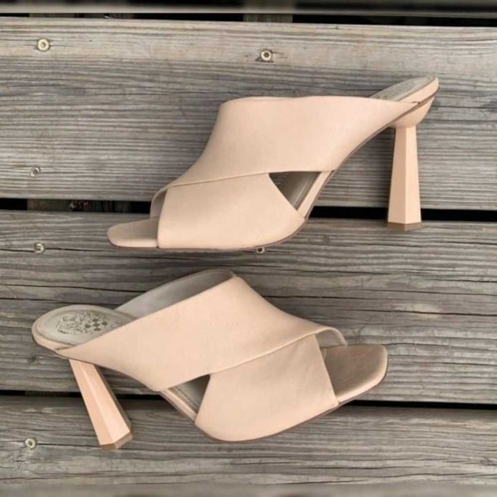 Women's Vince Camuto Beige Leather Mules Heels Si… - image 3