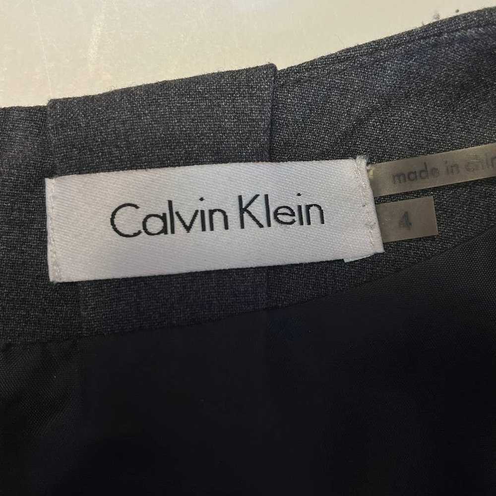 Calvin Klein Gray Pleated Neck Sleeveless Sheath … - image 7