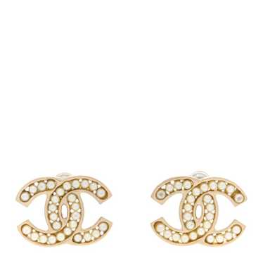 CHANEL Pearl CC Stud Earrings Gold - image 1