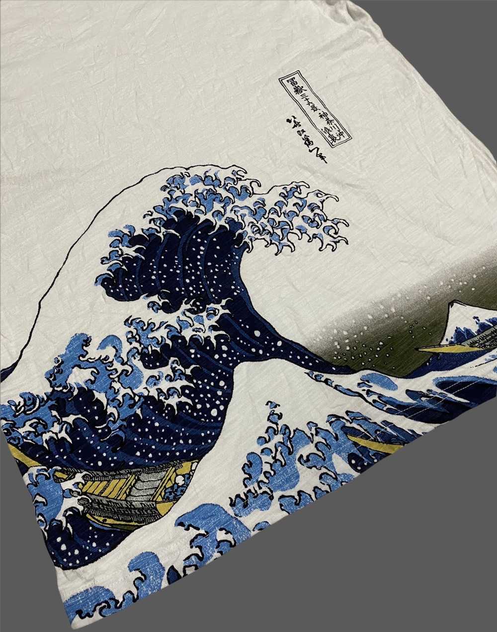 Uniqlo - HOKUSAI BLUE UNIQLO TSHIRT - image 2