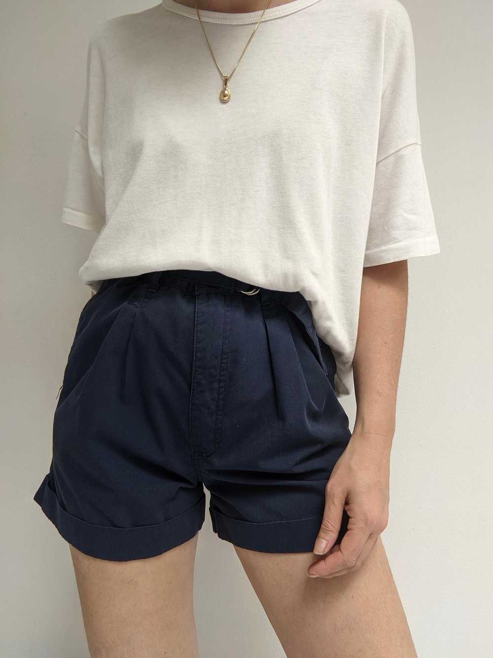Vintage Faded Navy Pleated Shorts - image 2