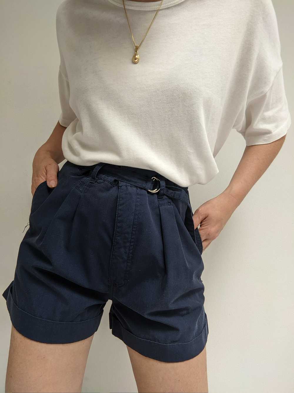 Vintage Faded Navy Pleated Shorts - image 4