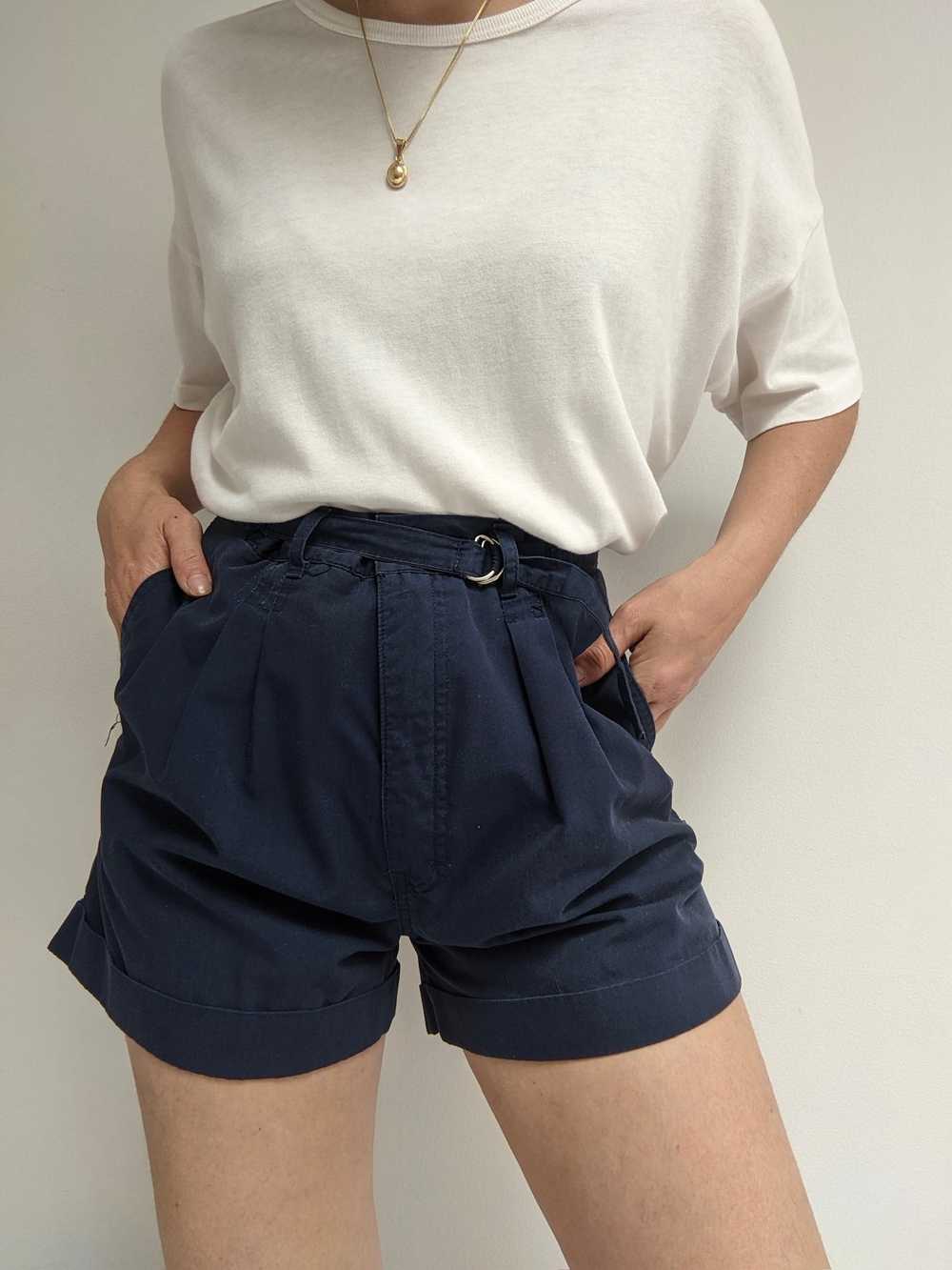 Vintage Faded Navy Pleated Shorts - image 5