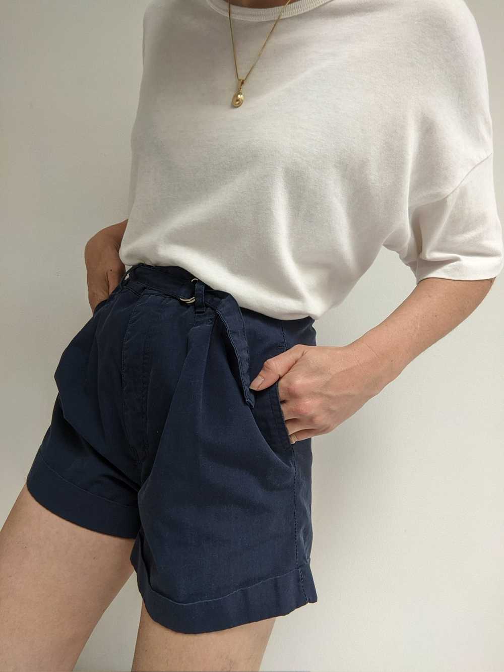 Vintage Faded Navy Pleated Shorts - image 6