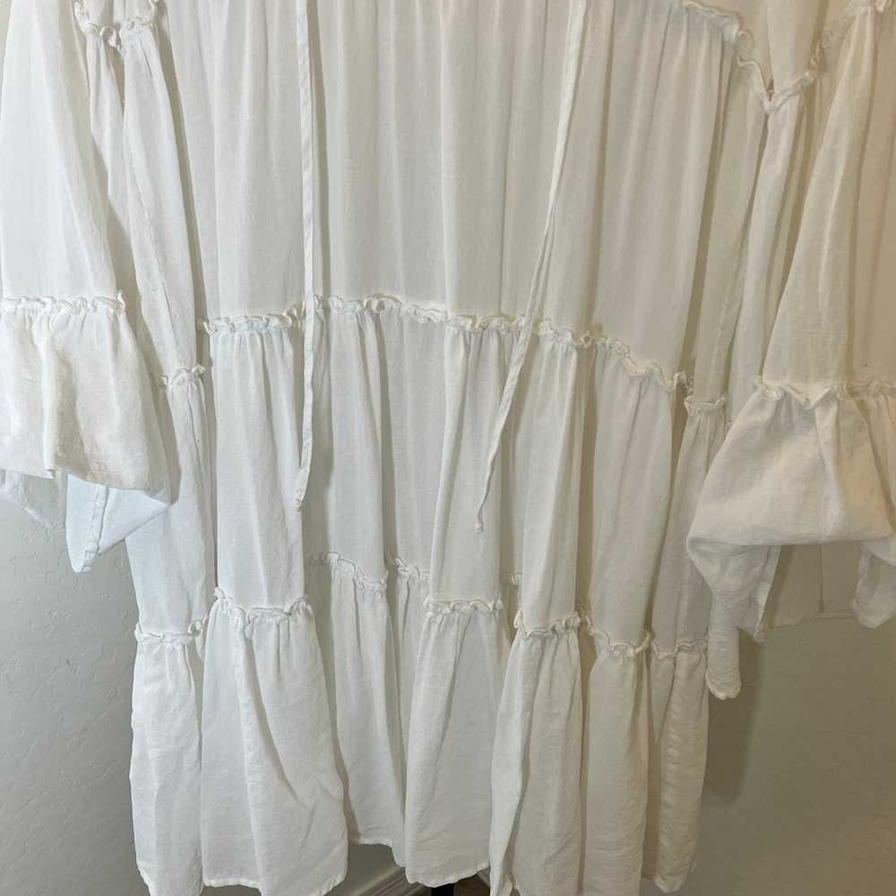 BCBGMAXAZRIA SUSIE tiered dress in white flowy fi… - image 5