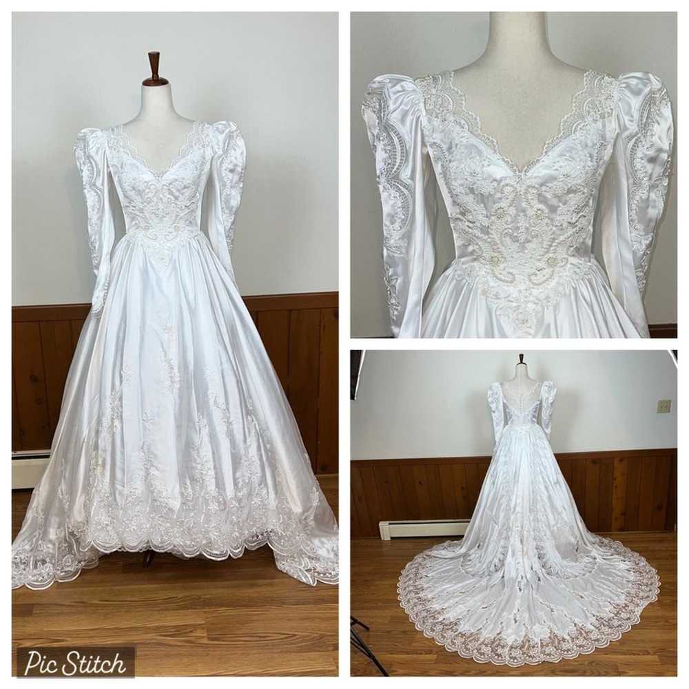 Beautiful Vintage 90s Ballgown Style Wedding Gown! - image 1