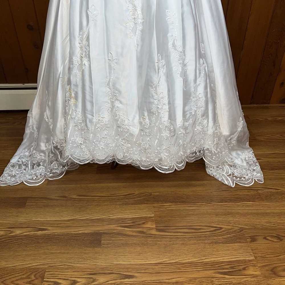 Beautiful Vintage 90s Ballgown Style Wedding Gown! - image 3