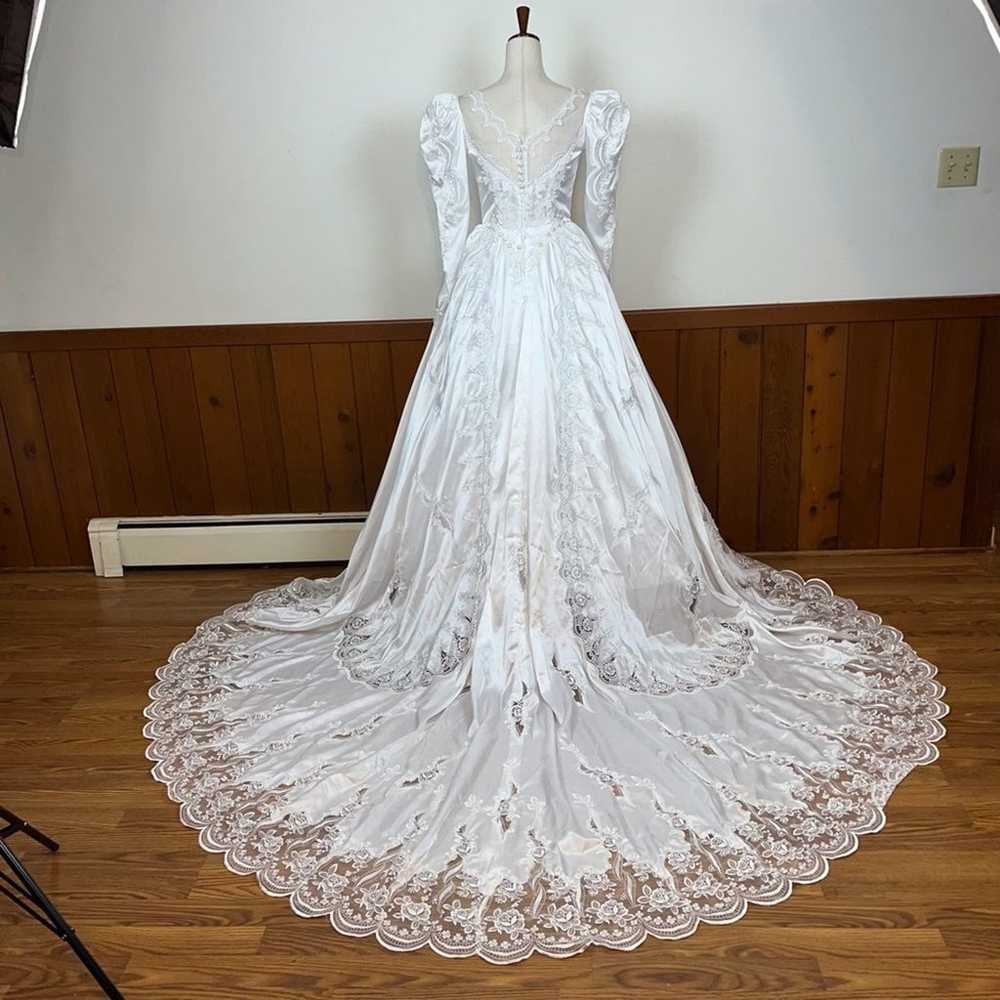 Beautiful Vintage 90s Ballgown Style Wedding Gown! - image 4