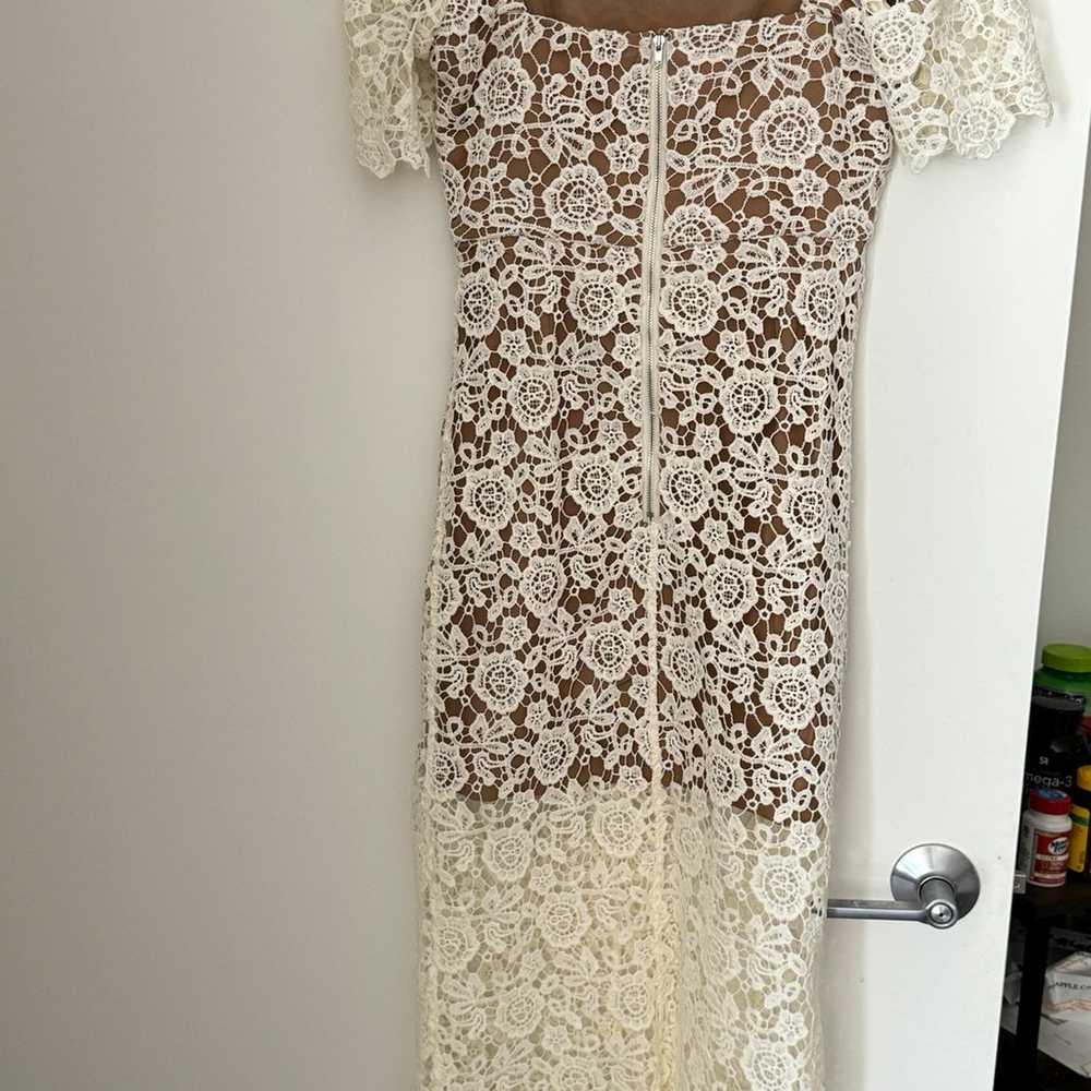 Long white lace dress - image 5