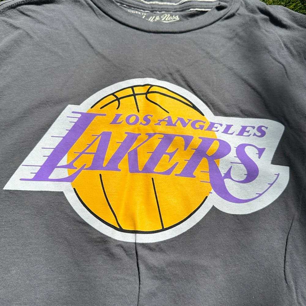 Mitchell & Ness Los Angeles Lakers Tshirt Gray Si… - image 2