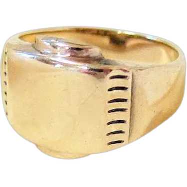Art Deco 10K Yellow Gold Signet Ring