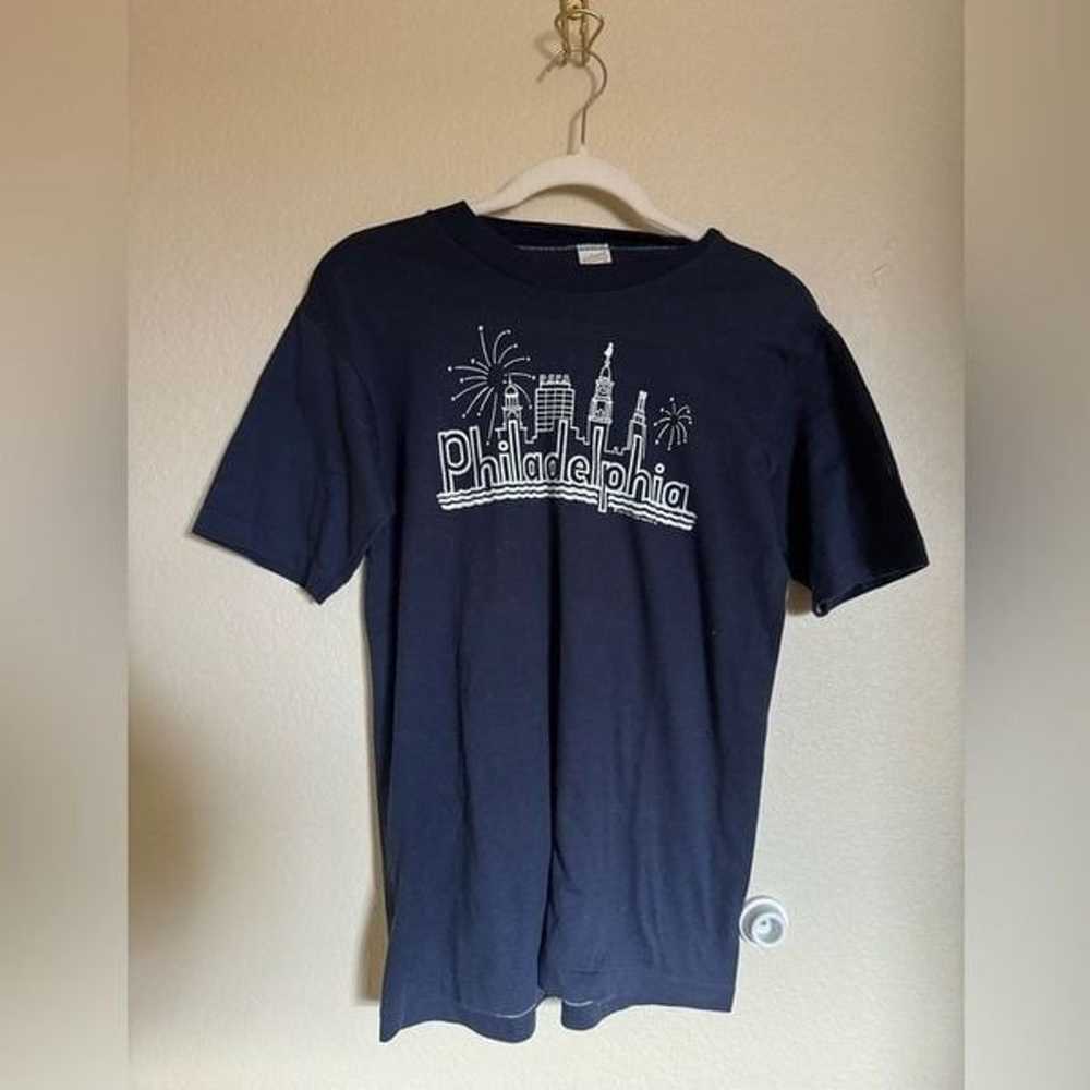 Vintage 1983 Philadelphia City Graphic Tee Shirt … - image 1