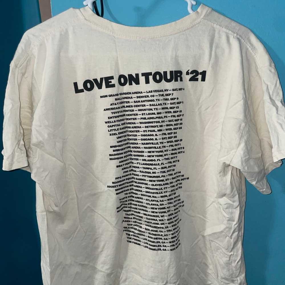Harry styles love on tour tshirt - image 2