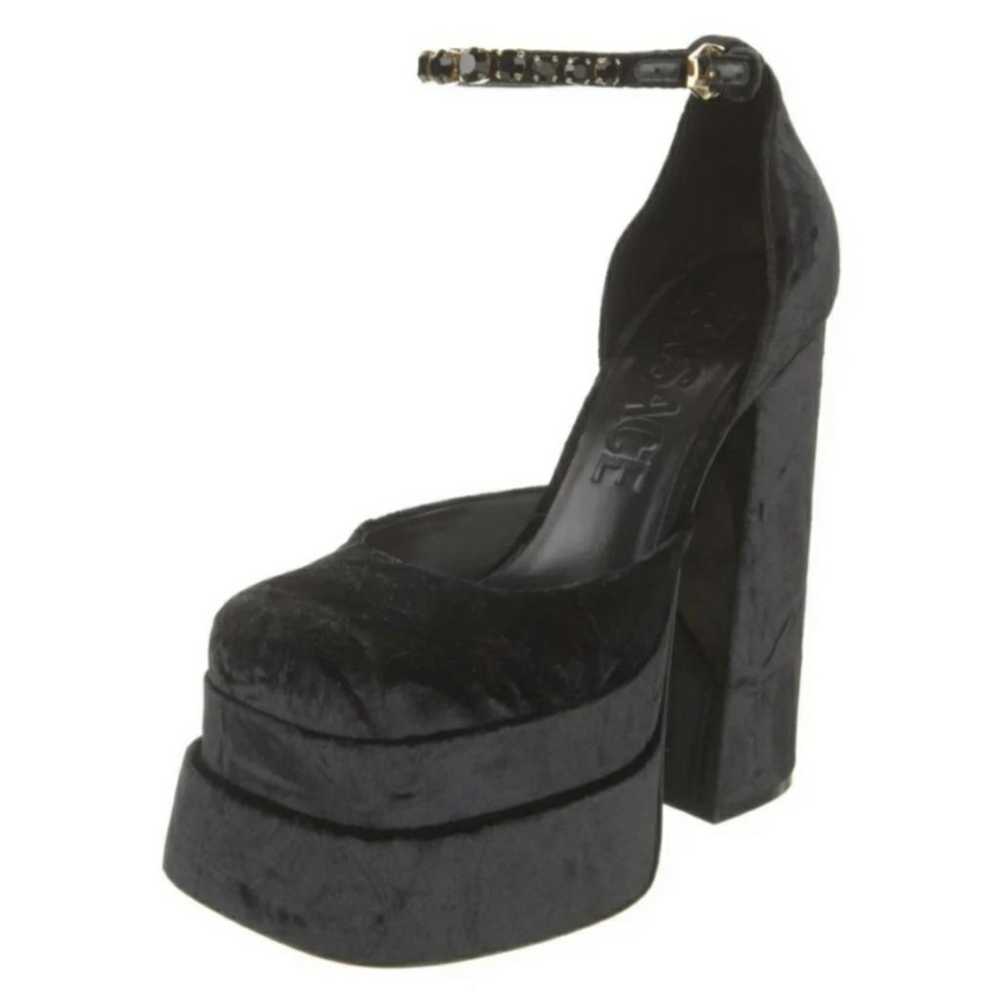 Versace Medusa Aevitas velvet heels - image 2