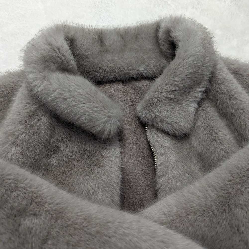 Women's Grey Faux Fur Jacket - image 3