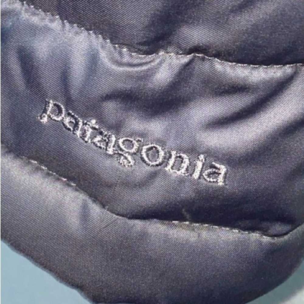 Large Women's Patagonia  Grey Puffer Jacket Coat - image 3